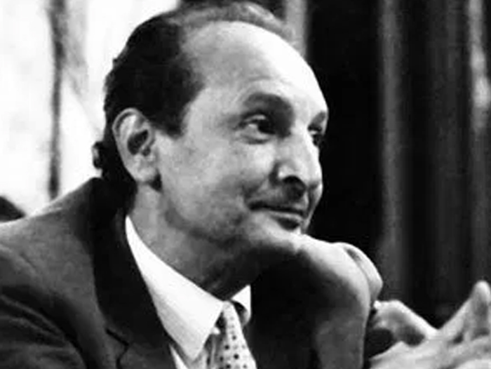 Poezia zilei: „Romanță” - Miron Radu Paraschivescu