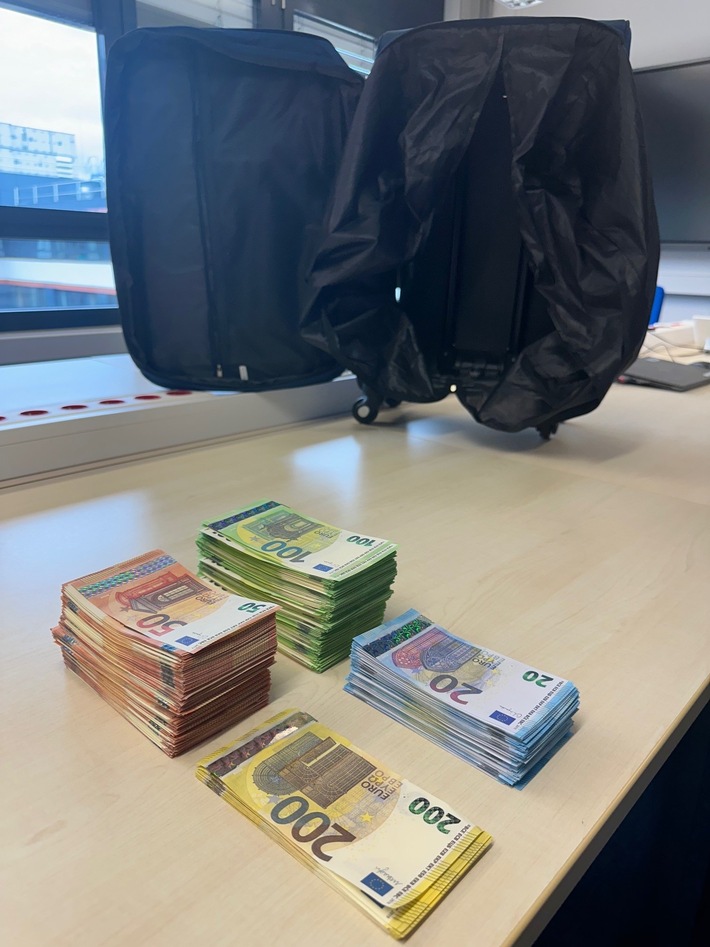 Falschgeld im Koffer1 Falschgeld im Koffer1