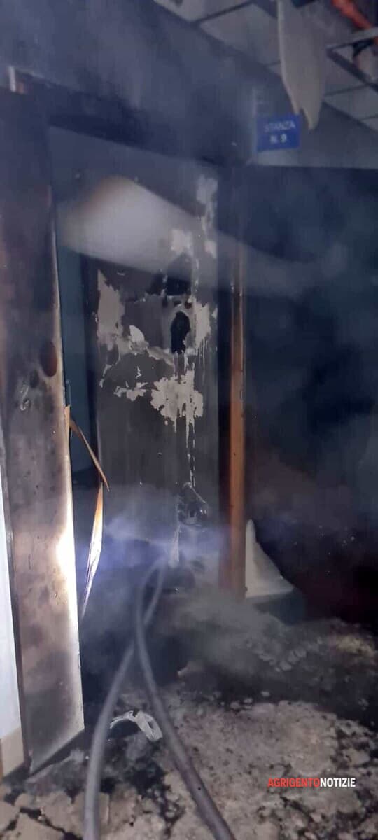 ospedale di ribera incendio marzo 2024 ospedale di ribera incendio marzo 2024