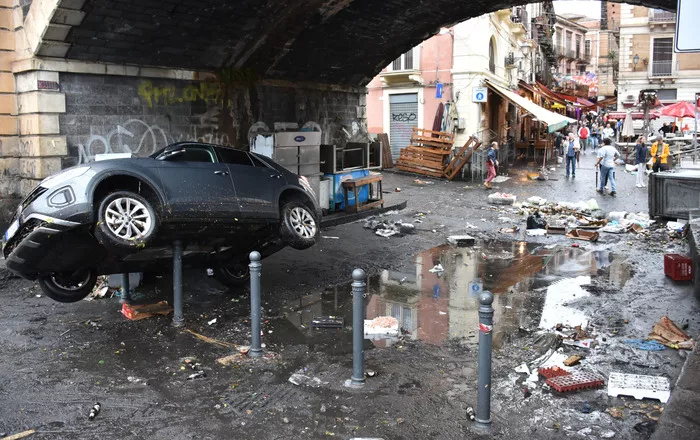 Pioggia torrenziale su Catania Pioggia torrenziale su Catania