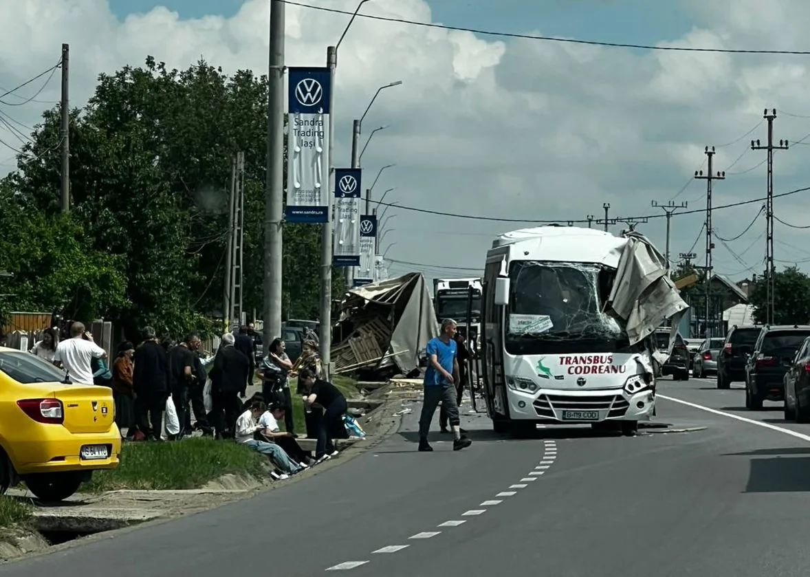 accident-tir-autobuz-iasi-1 accident-tir-autobuz-iasi-1